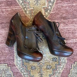FRYE Naiya Kiltie Oxford